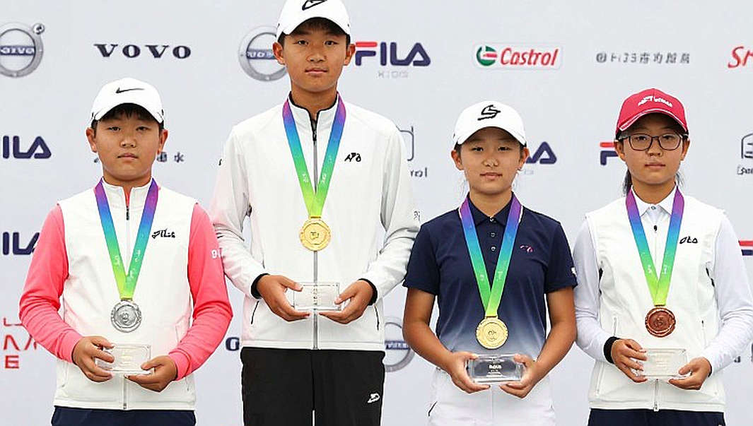 Giải mã 14 lời đồn swing golf: Khi dữ liệu 3D đập tan huyền thoại cánh tay thẳng