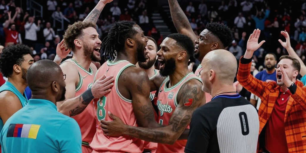 Bức tượng nhỏ ở Yankee Stadium: Josh Hart và vùng dữ liệu bảng thống kê bỏ trống