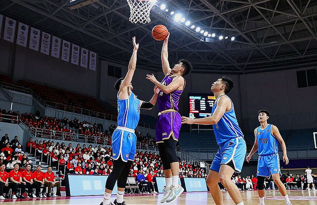 Khoảng trống trong hồ sơ: ranh giới giữa phân tích và bịa đặt trên thị trường tin bóng đá