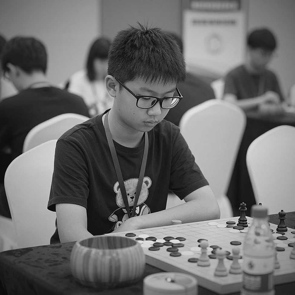 Từ hoàng hôn đến bình minh: ChessBase Magazine số 225 và cách ngành cờ vua bán tri thức