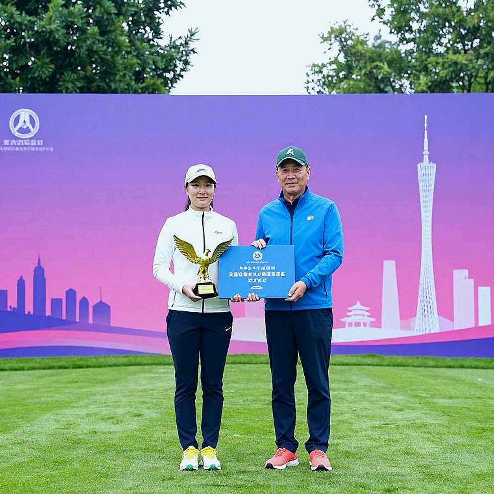 Tám Chiều Kích Của Golf Hiện Đại: Khi Dữ Liệu Nói, Và Khi Nó Im Lặng